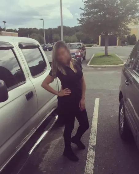 Anja, 32
