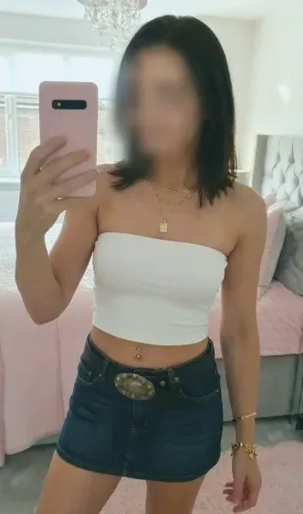 Helena, 24