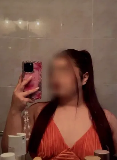 Katrin, 22