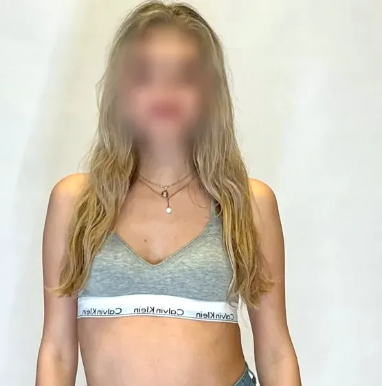 Larissa, 32
