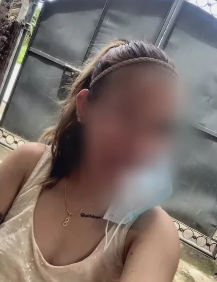 Laura, 37