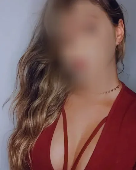 Lucia, 23