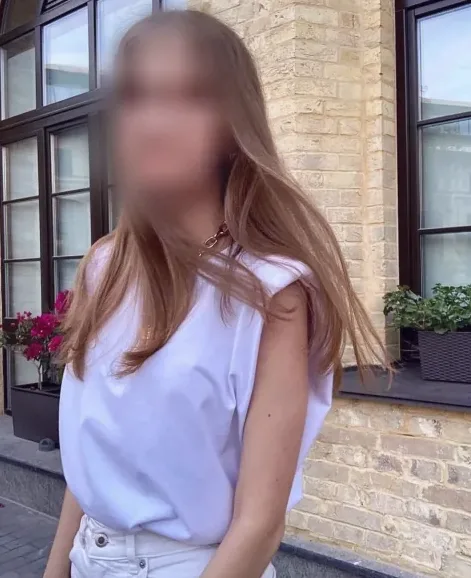 Marie, 23