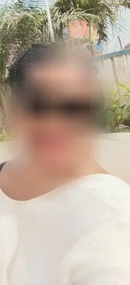 Nadine, 25
