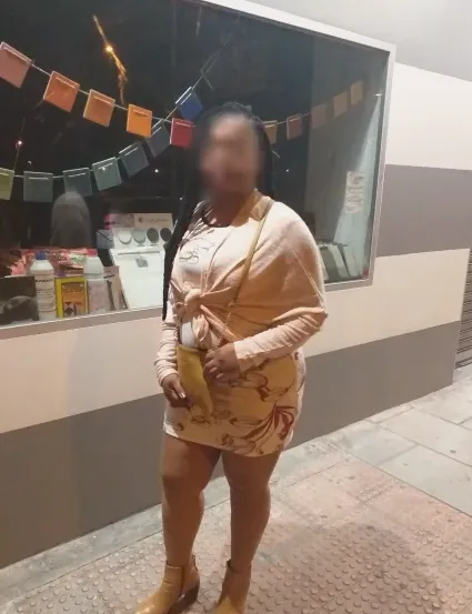 Nadine, 25