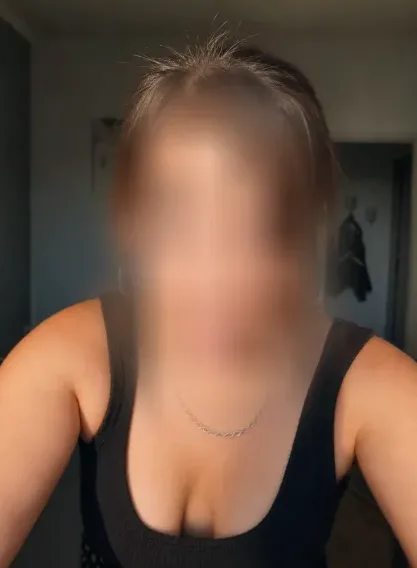 Nicole, 34