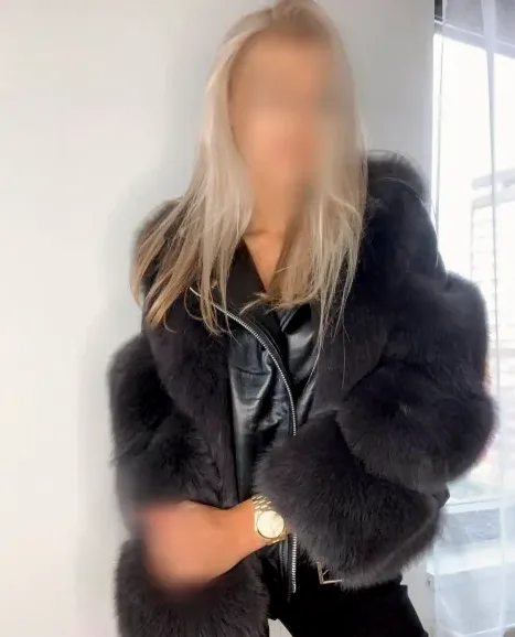 Nicole, 28
