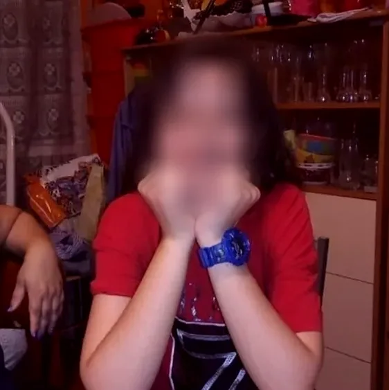 Sina, 25