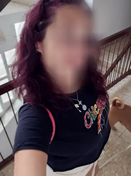 Viktoria, 33